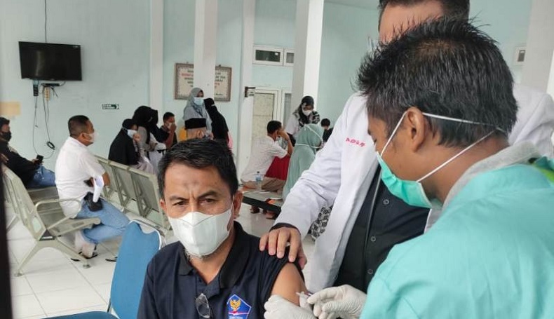 Empat Kali Gagal Tes, Sekda Nagan Raya Akhirnya Bisa Vaksinasi