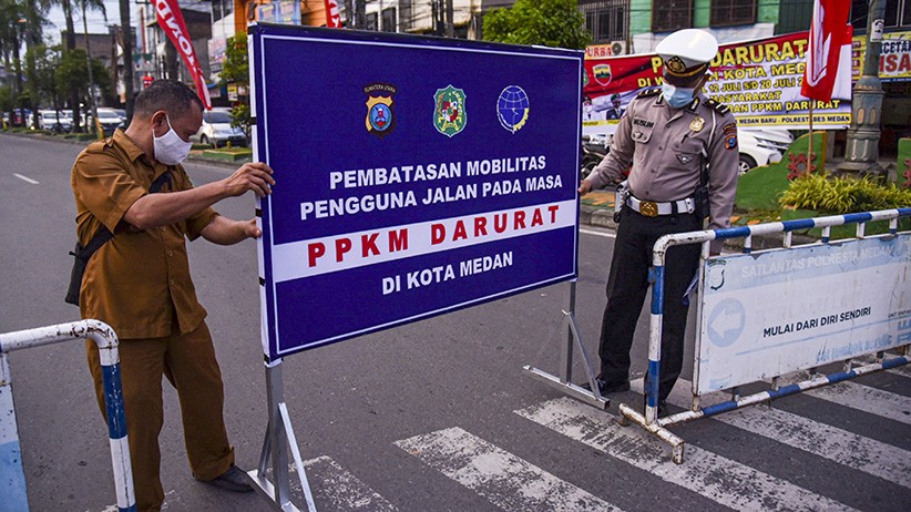 Kota Medan PPKM Darurat, Pertigaan Simpang Kampus USU Ditutup - Bagian 2