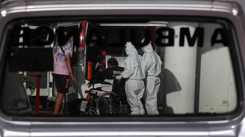 Pasien Covid-19 Terus Berdatangan ke Rumah Sakit Lapangan Tembak Surabaya - Bagian 4