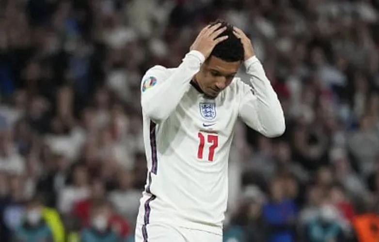 Jadon Sancho Buka Suara Usai Gagal Penalti di Final Euro 2020, Ini Pengakuannya