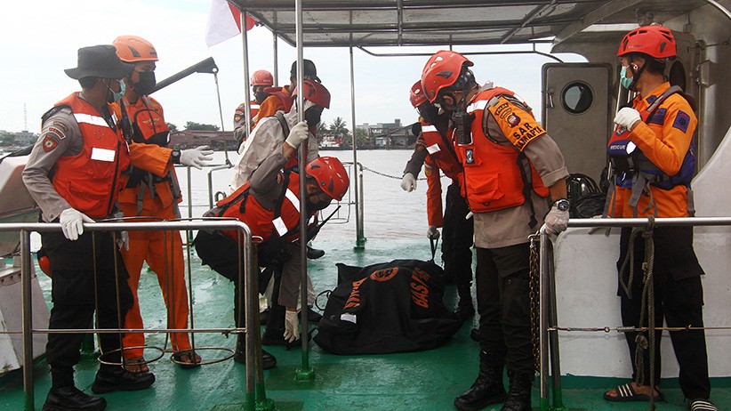 16 Kapal Tenggelam di Kalimantan Barat, 44 Korban Belum Ditemukan - Bagian 1