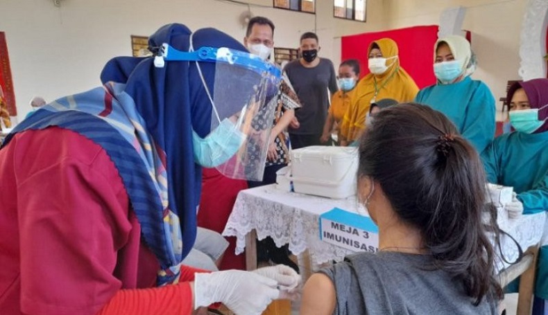3.729 Pelajar di Babel Divaksinasi Covid-19 Dosis Pertama