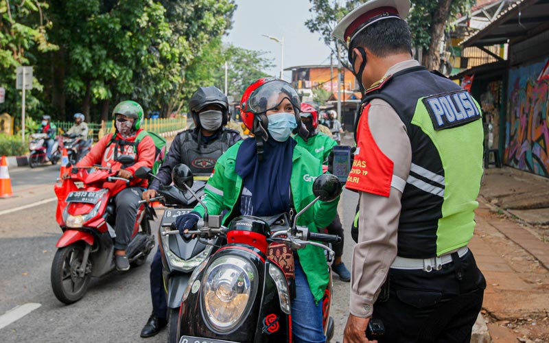Mulai Hari Ini Ojol Bisa Melintasi Penyekatan Tanpa STRP - Bagian 1