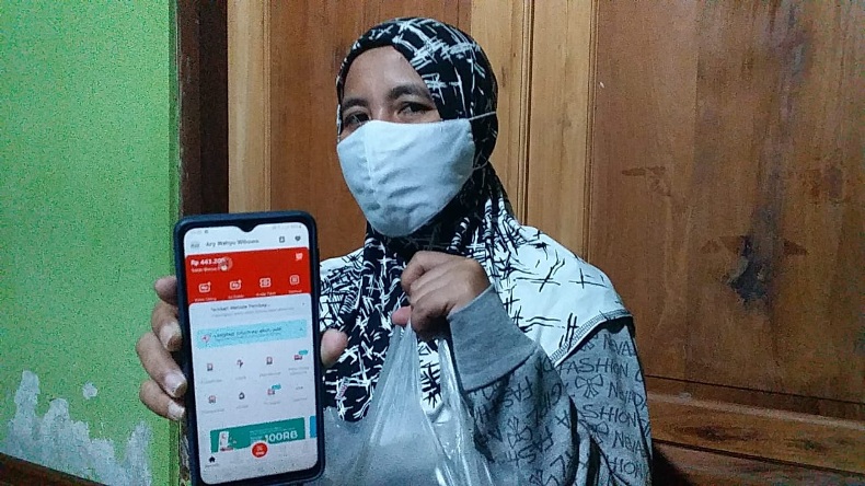 Transaksi Non-Tunai Bantu Warga Tetap di Rumah saat PPKM Darurat   