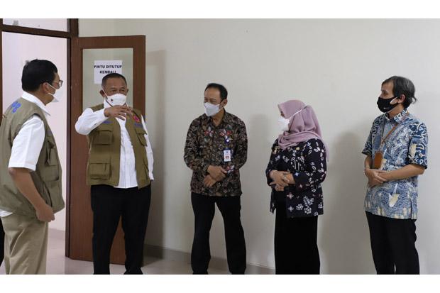 Kepala BNPB Minta Warga Terpapar Covid-19 Isolasi di Selter 