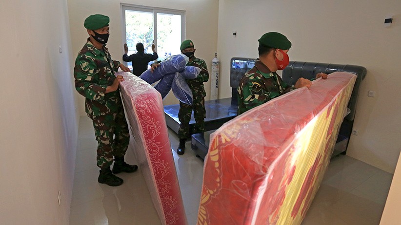 TNI Siapkan Tempat Isolasi Terpusat di Indramayu - Bagian 2