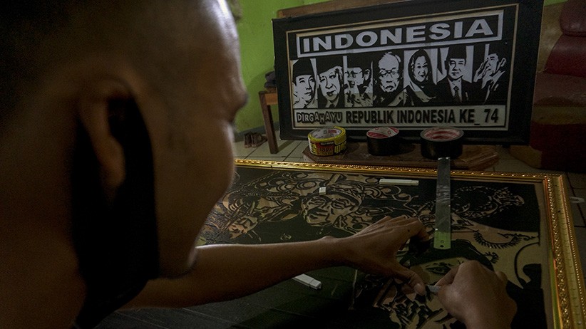 Kreatif, Perajin Ini Membuat Lukisan Siluet Berbahan Lakban - Bagian 2