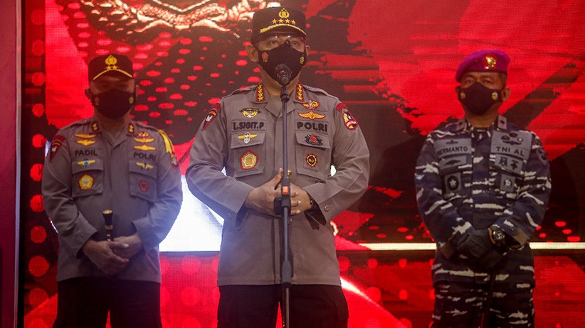 Kapolri Tinjau Vaksinasi dan Pembagian 30.000 Paket Sembako - Bagian 3