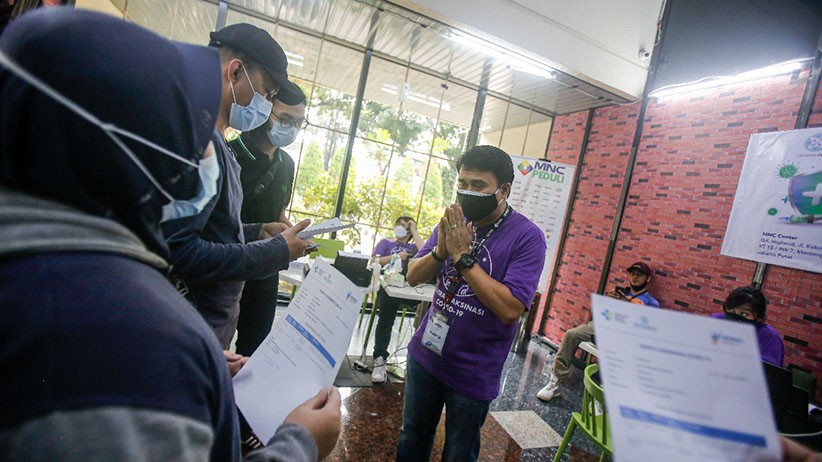 Antuasiasme Warga Ikuti Vaksinasi Kerja Sama MNC Peduli bersama Dewan Pers - Bagian 2