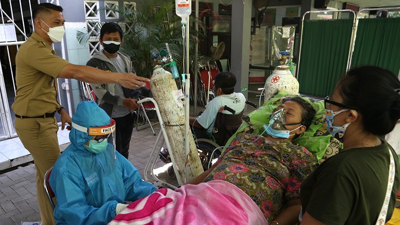 Begini Penanganan Pasien Covid-19 Gejala Berat di Surabaya - Bagian 1