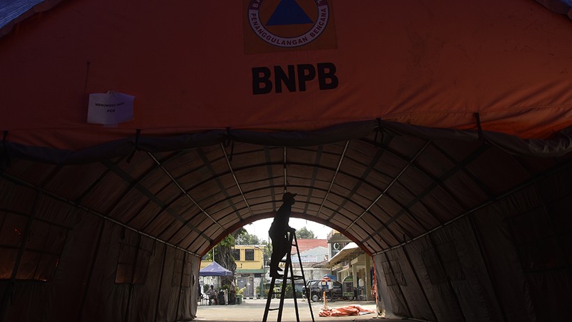 Jumlah Pasien Covid-19 Turun, Tenda Darurat RSUD Bekasi Dibongkar - Bagian 1
