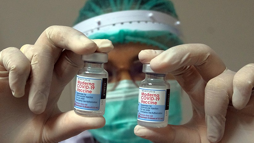 Puluhan Ribu Tenaga Kesehatan Bali Diberikan Vaksin Booster Moderna - Bagian 1