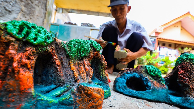 Usaha Miniatur Hiasan Akuarium Bertahan di Tengah Pandemi - Bagian 1
