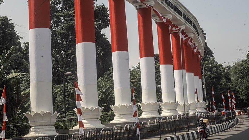 Penampakan Pilar Gerbang Sembilan Kota Bogor Dibalut Kain Merah Putih - Bagian 1