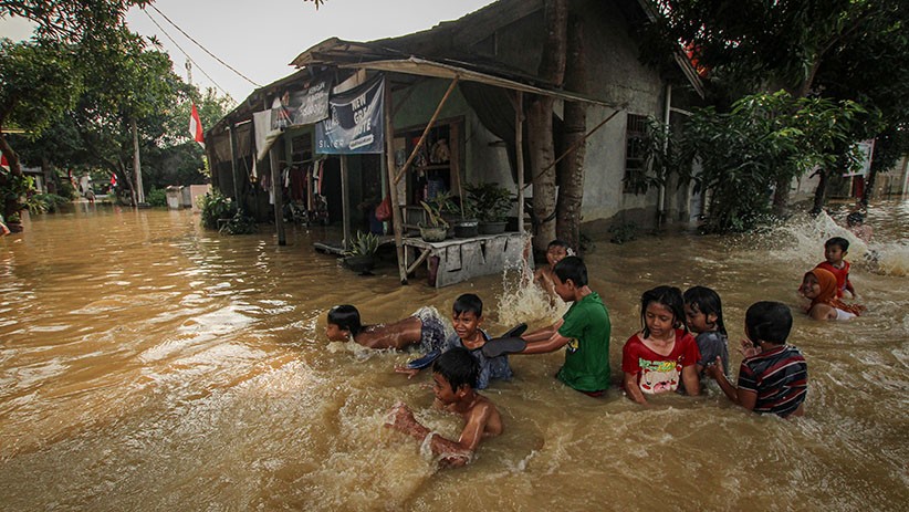 Sungai Cimanceuri Meluap, Perumahan di Tigaraksa Tangerang Banjir hingga 1 Meter - Bagian 1