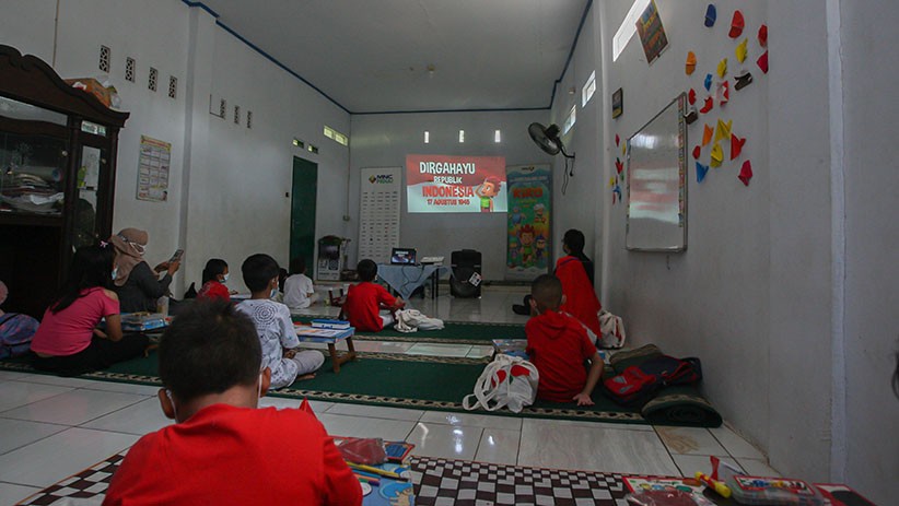 Antusiasme Anak-Anak Kampung Ciketing Mewarnai Animasi Kiko yang Digelar MNC Peduli - Bagian 5