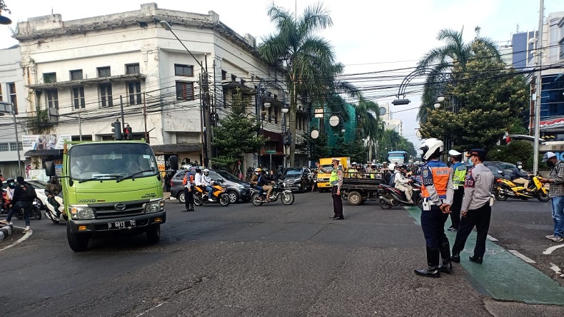 Ganjil Genap Diterapkan di Jalan Asia Afrika dan Dago Bandung 