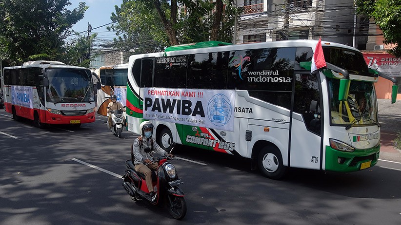 Pekerja Bus Pariwisata Bali Minta Perlindungan - Bagian 2