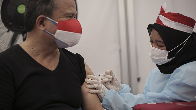 Sambut HUT RI, Tenaga Kesehatan Pakai Kostum Pejuang Kemerdekaan saat Vaksinasi - Bagian 1