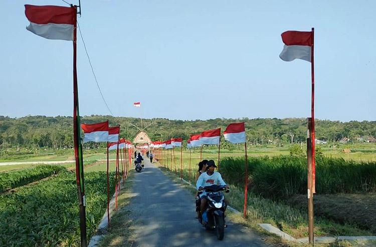Pandemi Covid-19 Tak Lunturkan Semangat Warga Dobangsan Kibarkan 1.000 Bendera Merah Putih 
