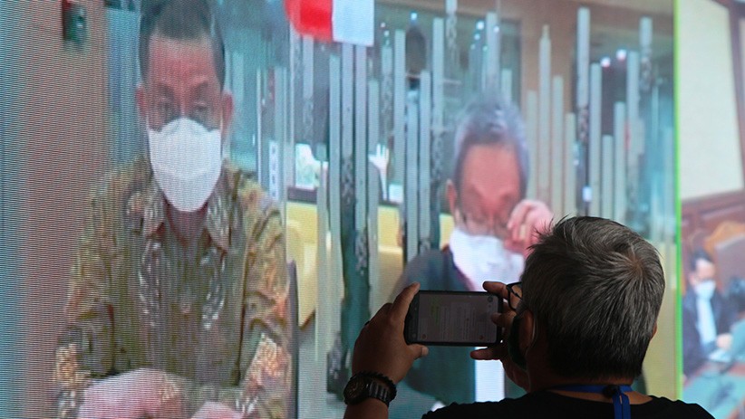 Terbukti Korupsi Dana Bansos Covid-19, Juliari Batubara Divonis 12 Tahun Penjara - Bagian 1
