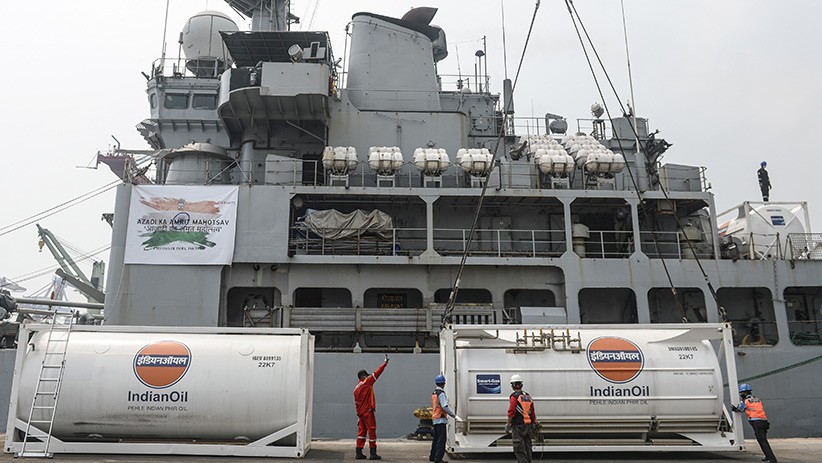 Kapal Perang Angkatan Laut India Merapat, Bawa Bantuan Oksigen untuk Indonesia - Bagian 1