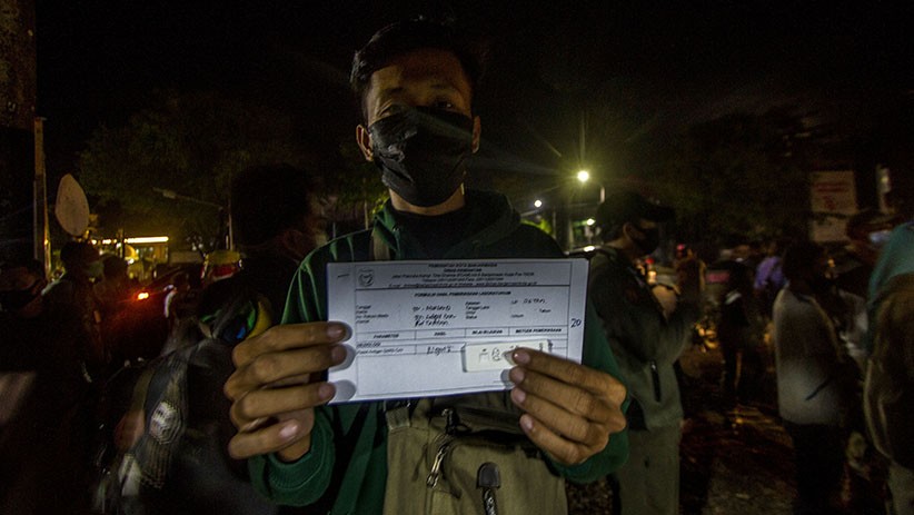 Kota Banjarmasin PPKM Level 4, Warga Tes Cepat Antigen untuk Lewati Pos Penyekatan - Bagian 2
