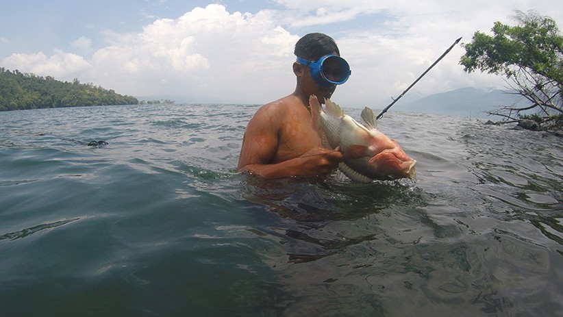 Memanah Ikan di Danau Singkarak - Bagian 1