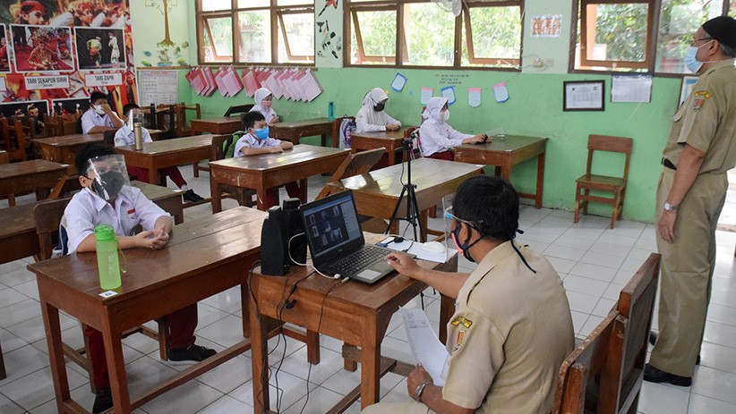 Begini Suasana Pembelajaran Tatap Muka Hari Pertama Sejak PPKM Darurat - Bagian 1