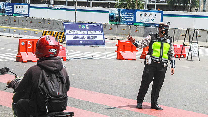 Polda Metro Jaya Mulai Terapkan Sanksi Tilang bagi Pelanggar Ganjil Genap - Bagian 3