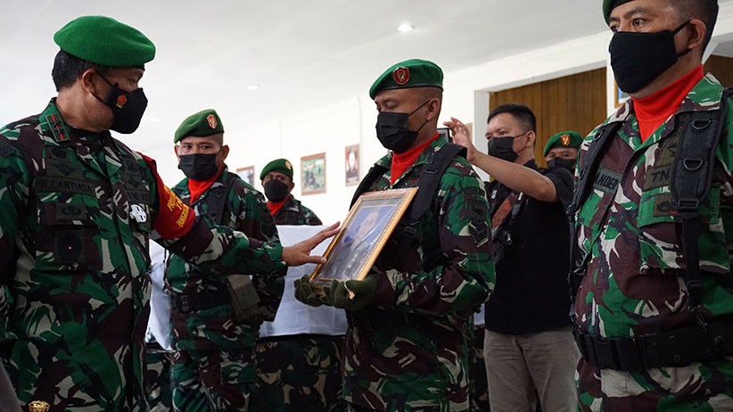 Upacara Pelepasan 4 Prajurit TNI Gugur Diserang Kelompok Separatis Teroris - Bagian 1