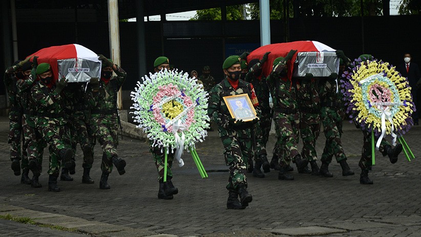 Dua Jenazah Prajurit TNI Gugur Diserang Teroris Tiba di Sulsel - Bagian 1