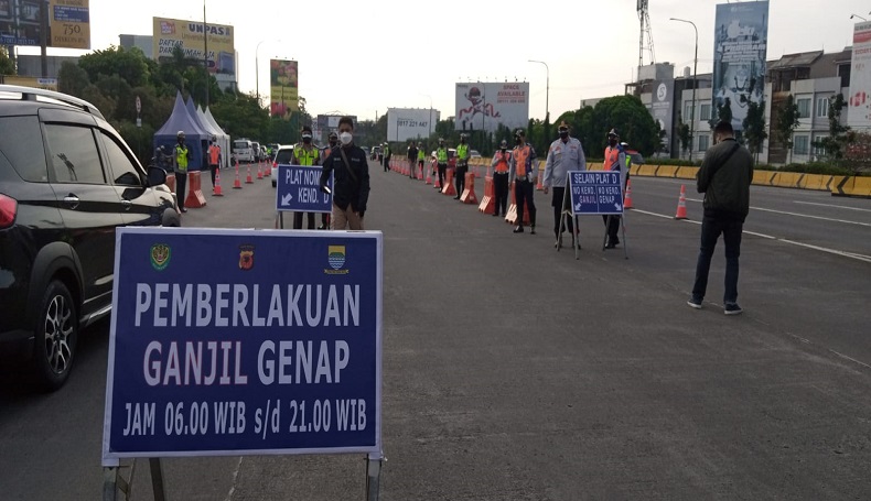 Ganjil Genap di Bandung, Puluhan Mobil Luar Kota Diputar Balik di Tol Pasteur