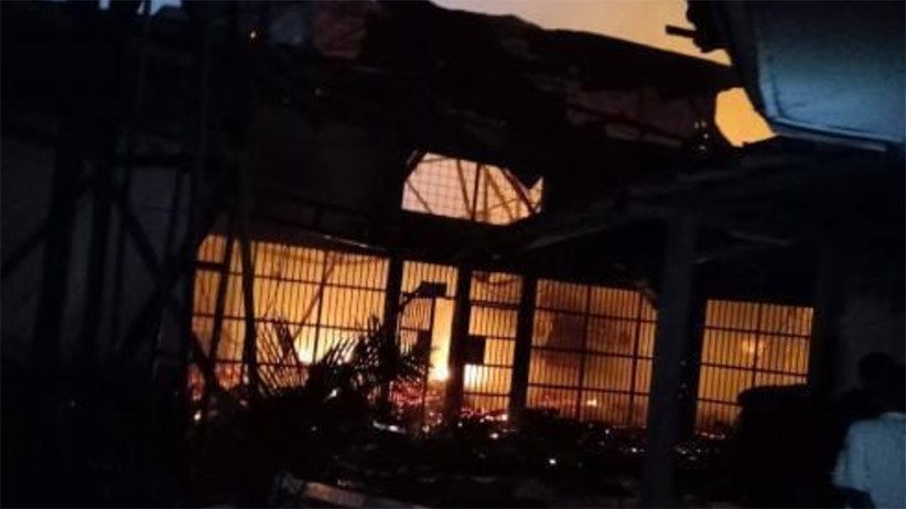 Penampakan Lapas Tangerang Kebakaran, Puluhan Napi Dilaporkan Tewas   - Bagian 1