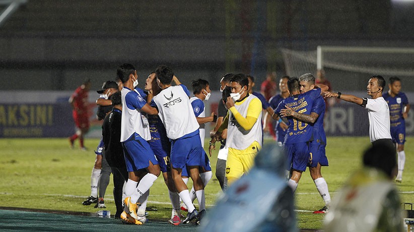 Persija vs PSIS Berbagi Poin, Skor Akhir 2-2 - Bagian 4