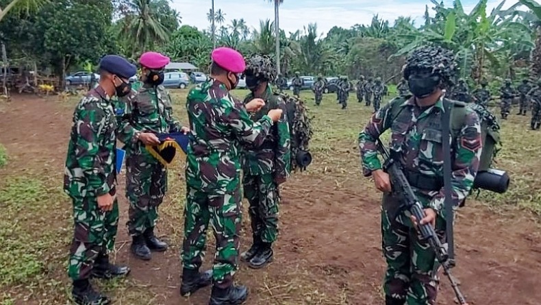 Tingkatkan Keterampilan, Yonmarhanlan Bitung Gelar Latihan Tempur Darat di Likupang 