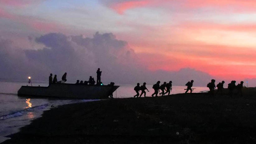 Dibantu Roket RM70 Vampire, Marinir TNI AL Sukses Laksanakan Pendaratan Amfibi - Bagian 2