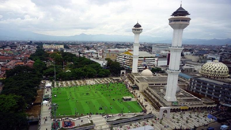 Genjot Ekonomi, Potensi Wisata Alun-alun Bandung Bakal Dimaksimalkan