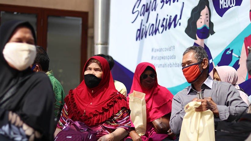 Puluhan Warga Tunanetra Ikuti Vaksinasi Covid-19  - Bagian 3