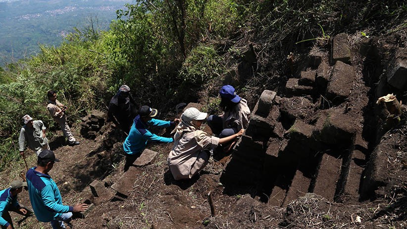 Penemuan Warisan Kerajaan Majapahit, Terpendam di Gunung Penanggungan - Bagian 1