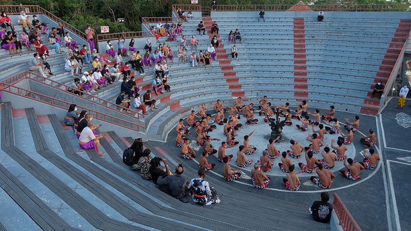Kangen Nonton Pentas Tari Kecak di Uluwatu Bali? Begini Suasananya Sekarang - Bagian 1