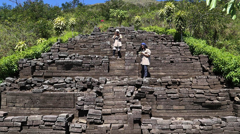Berburu Harta Karun Peninggalan Kerajaan Majapahit di Gunung Keramat - Bagian 1