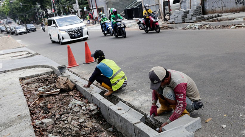 Revitalisasi Trotoar Jalan Senopati Berkonsep Complete Street - Bagian 2