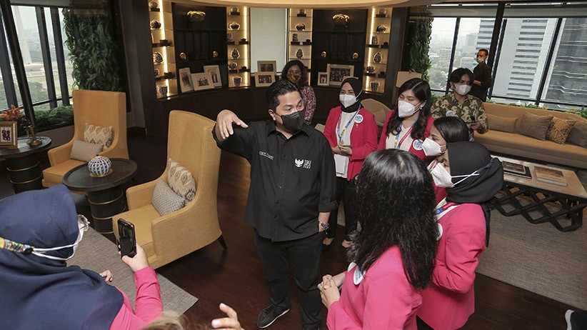 Momen Erick Thohir bersama 6 Perempuan Muda Calon Menteri dan Dirut BUMN - Bagian 3