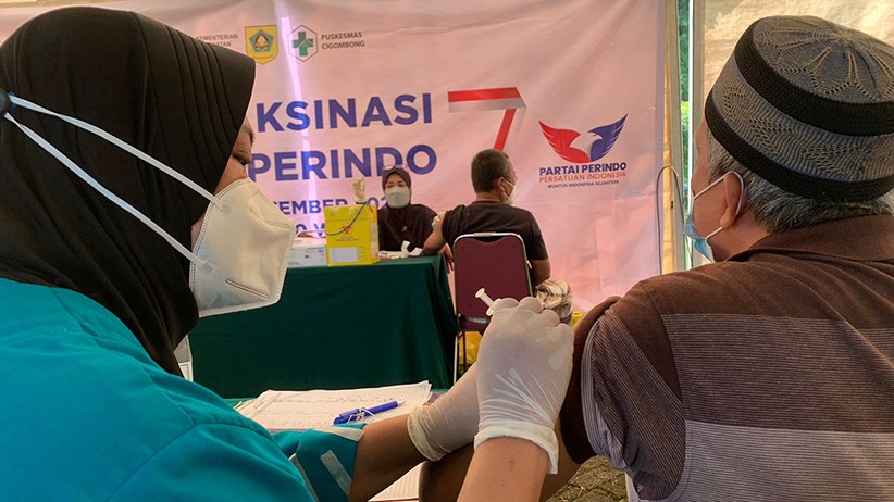 Antusiasme Tinggi, Vaksinasi Covid-19 Partai Perindo di Lido Lake Resort Targetkan 1.000 Akseptor - Bagian 1