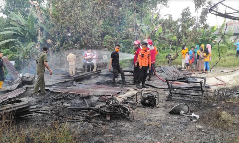 Ditinggal Penghuni ke Warung, Rumah di Bangka Barat Ludes Dilalap Api