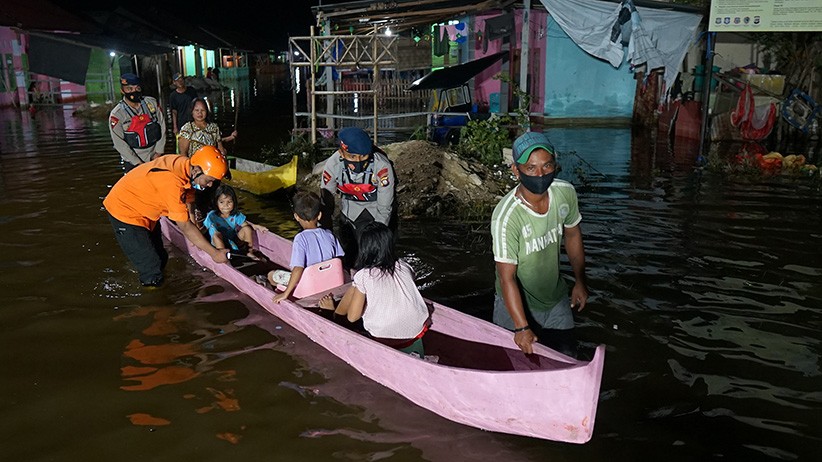 Danau Limboto Gorontalo Meluap, Ratusan Rumah Terendam Banjir - Bagian 1