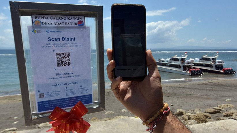 Wisatawan Wajib Gunakan Aplikasi PeduliLindungi di Pantai Sanur - Bagian 3