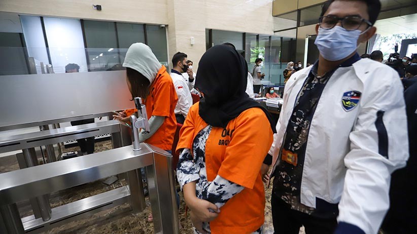 Penampakan Uang Rp29 Miliar Hasil Penipuan, Pelaku Bobol Email Perusahaan - Bagian 4