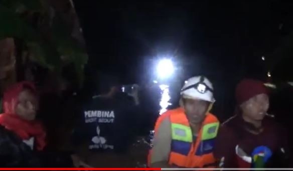 Banjir Bandang-Longsor Terjang Luwu, Basarnas Sisir Warga yang Terjebak